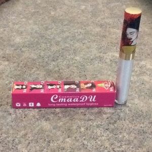 women changing lip gloss balm magic color 💕💕💕